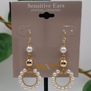 Sensitive Ears Pearl & Gold Tone Tiered Dangling Earrings Hypoallergenic NWT